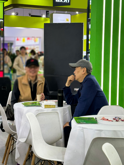 有友食品荣耀归来，点亮第112届全国糖酒会