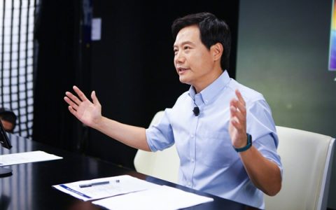 金价创历史新高！国内黄金市场全线飙升：网友喊话雷军把金价打下来