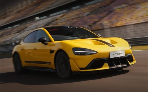 雷军把SU7 Ultra的价格打下来后：网友破防