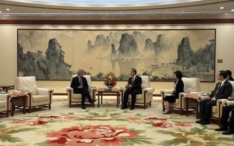 英伟达CEO黄仁勋到访北京：希望继续与中国合作