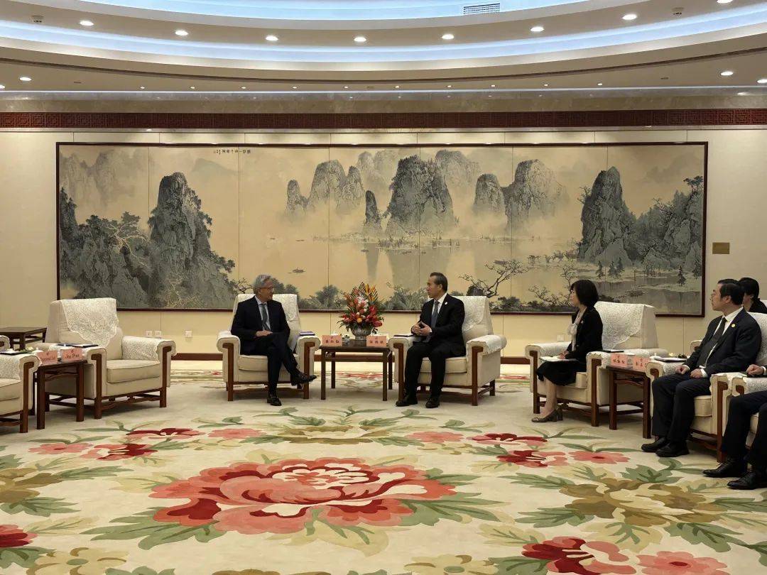 英伟达CEO黄仁勋到访北京：希望继续与中国合作