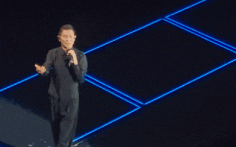 刘德华回应演唱会踏空事件：那是最危险的一次，我也紧张