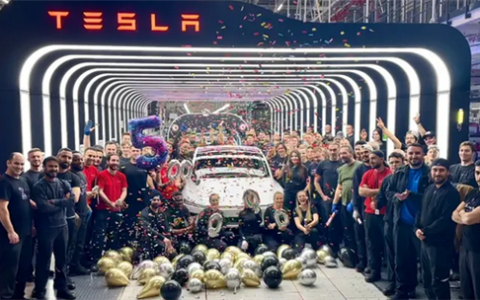新里程碑达成！特斯拉柏林超级工厂第50万辆Model Y下线