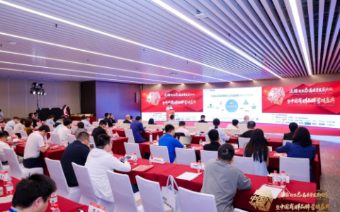 品质铸标杆！苏州金龙新V系获评“最值得信赖高端旅游客运车型”