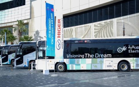 苏州金龙新V系客车迪拜上市：引领阿联酋公共出行新风尚