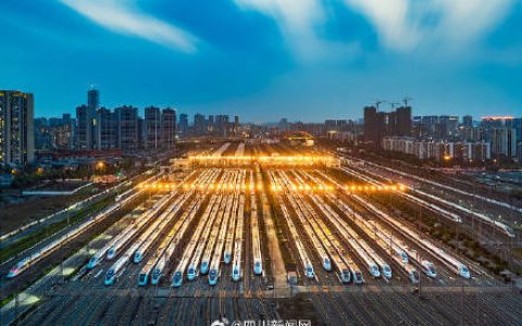 避暑游火热 成都加开多条至黄龙九寨青城山方向列车