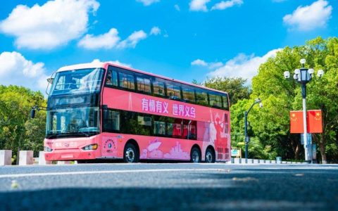 外国友人点赞！苏州金龙双层巴士打造“世界义乌”文旅新范式