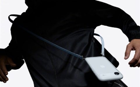 苹果推出iPhone 17系列斜挎挂绳 售价479元：还有749元的保护壳