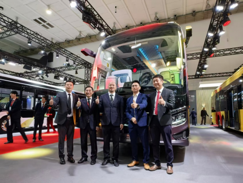 金旅全新一代高端客车亮相世界客车博览会