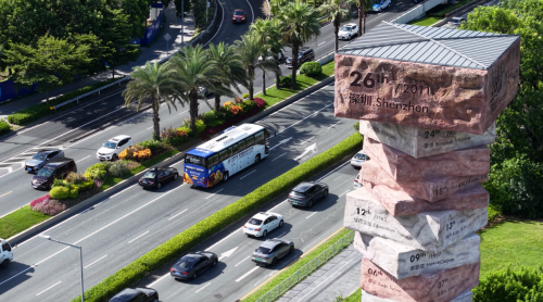 深港联动高端出行标杆！苏州金龙新V系打造湾区文旅“新名片”