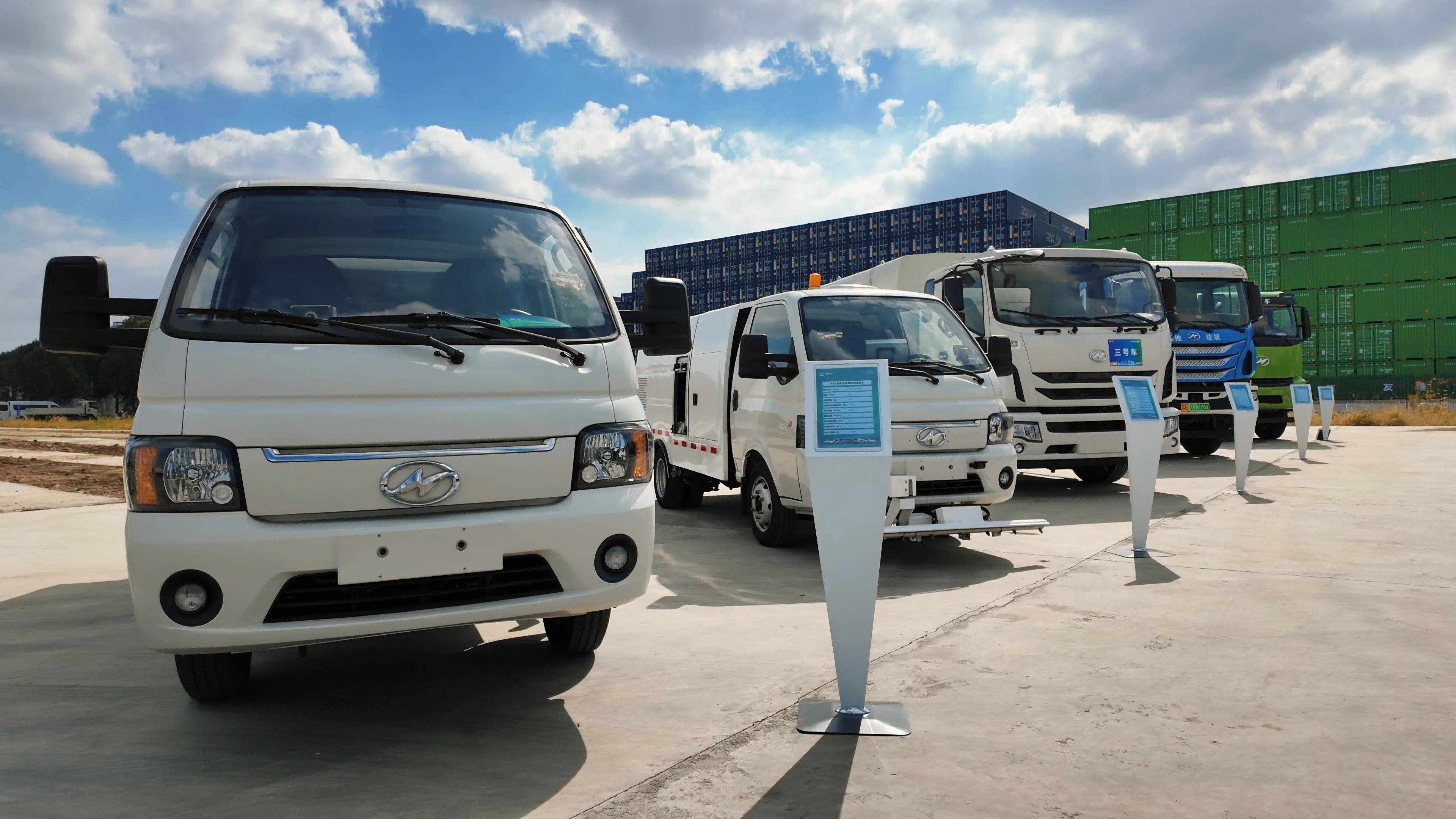 智能环卫升级！苏州金龙全系环卫产品亮相2025年苏州市环卫技能竞赛