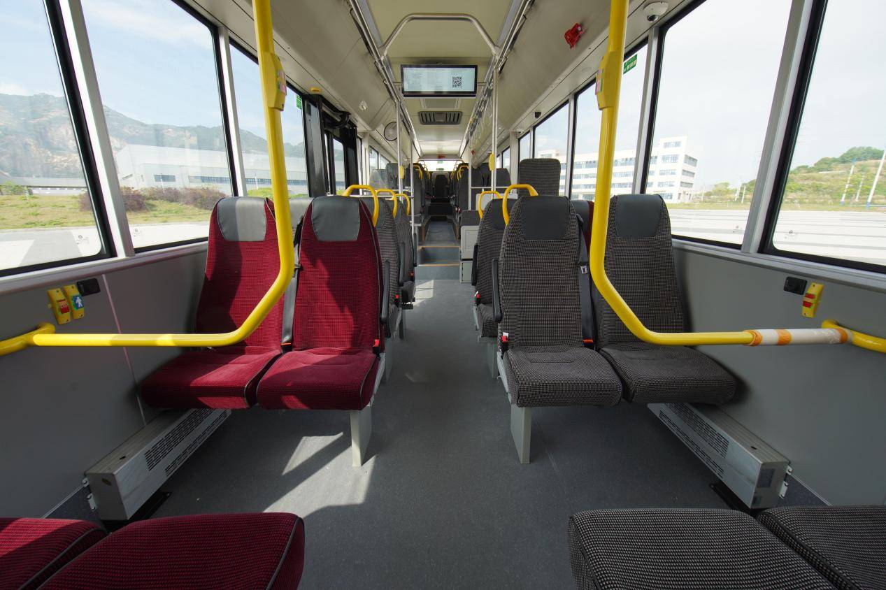 北欧市场再下一城！80辆金旅纯电动公交交付瑞典正式运营