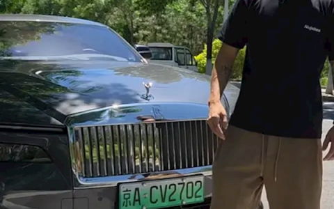 日租金7000！陈震的劳斯莱斯卖给了租车商 回收价约280万