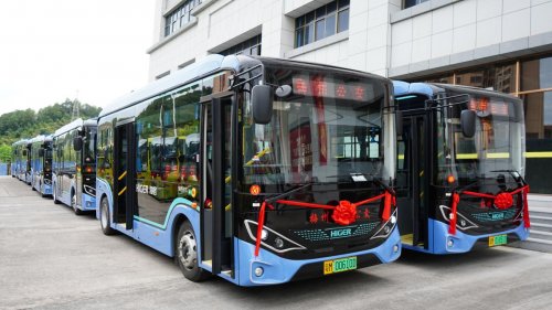 串联客都幸福路！50辆苏州金龙7米纯电公交批量上线梅州
