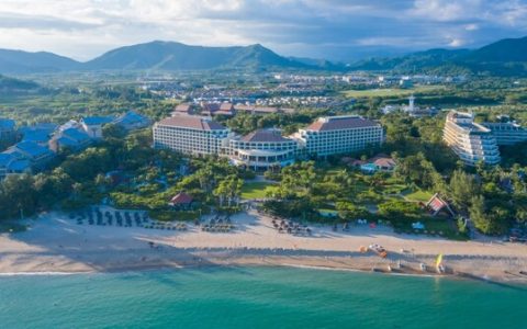 暖冬寻境，三亚亚龙湾万豪度假酒店以温润匠心编织山海避寒之旅