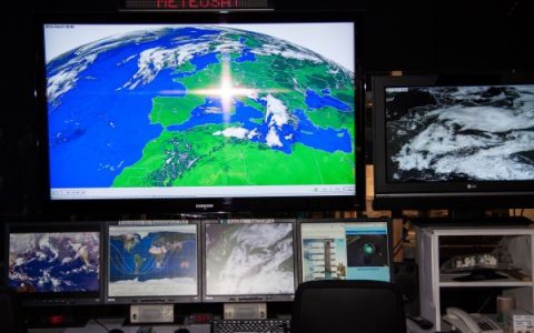 董宇辉获人民文学奖 本人：荣誉属于每一个作家和读者