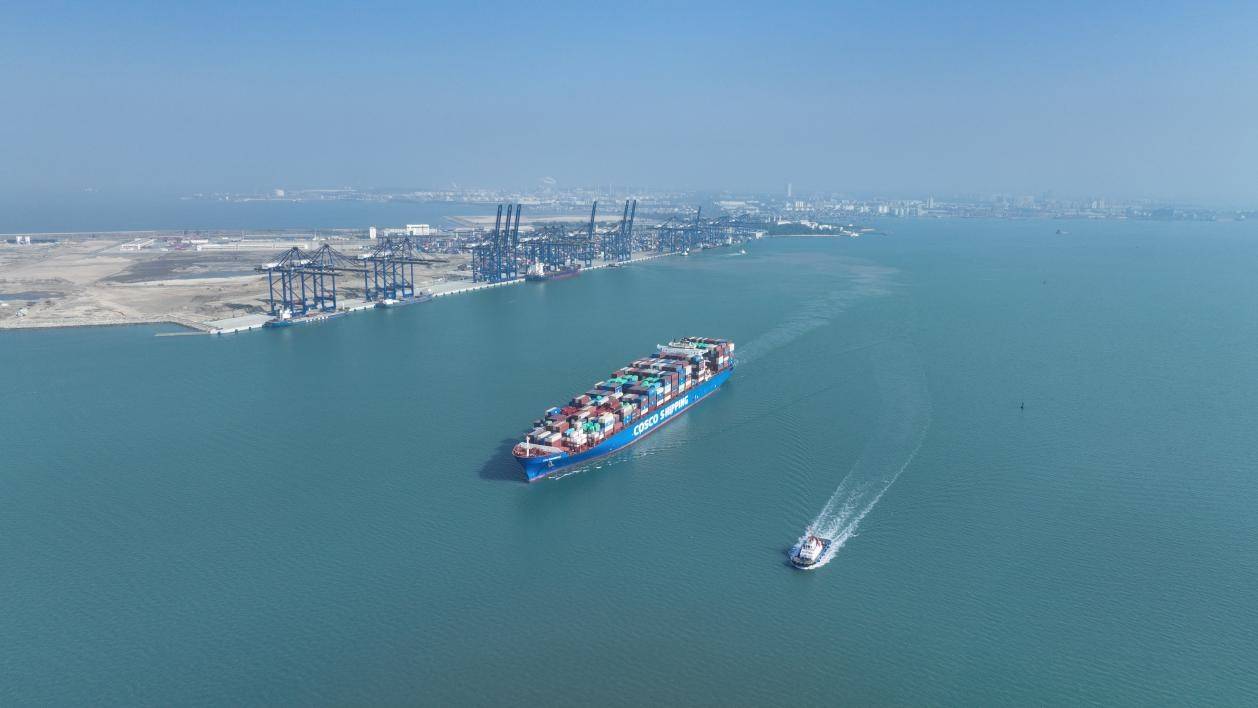 洋浦港2025年集装箱吞吐量达330万标箱 同比增长65%插图1 洋浦港2025年集装箱吞吐量达330万标箱 同比增长65%