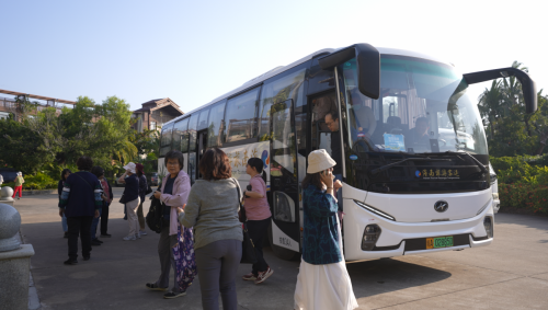 绿动自贸港 悦享新体验：苏州金龙助力康志客运领航海南入境高端游