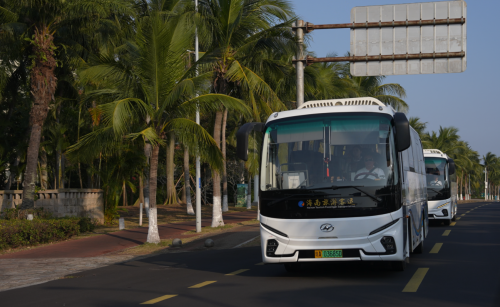 绿动自贸港 悦享新体验：苏州金龙助力康志客运领航海南入境高端游
