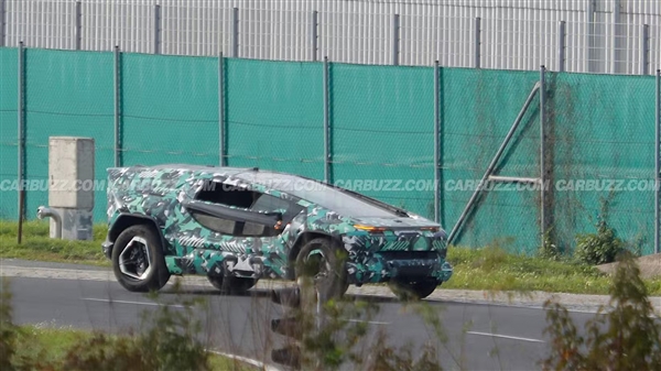 沙特造车新势力ceer首款车曝光:造型太怪异插图4 配全球最大挡风玻璃!沙特造车新势力首车首秀:造型太怪异