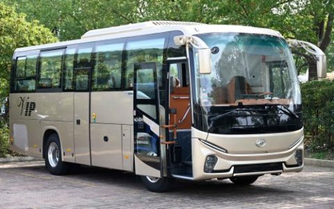 苏州金龙“公路和谐号”：打造高端商旅客运新标准