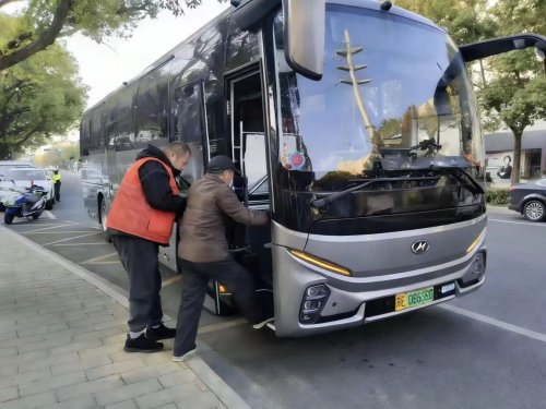 定制公交获央视点赞：苏州金龙助力长三角区域协同“加速跑”