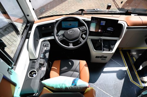 苏州金龙“公路和谐号”:打造高端商旅客运新标准插图3 苏州金龙“公路和谐号”:打造高端商旅客运新标准