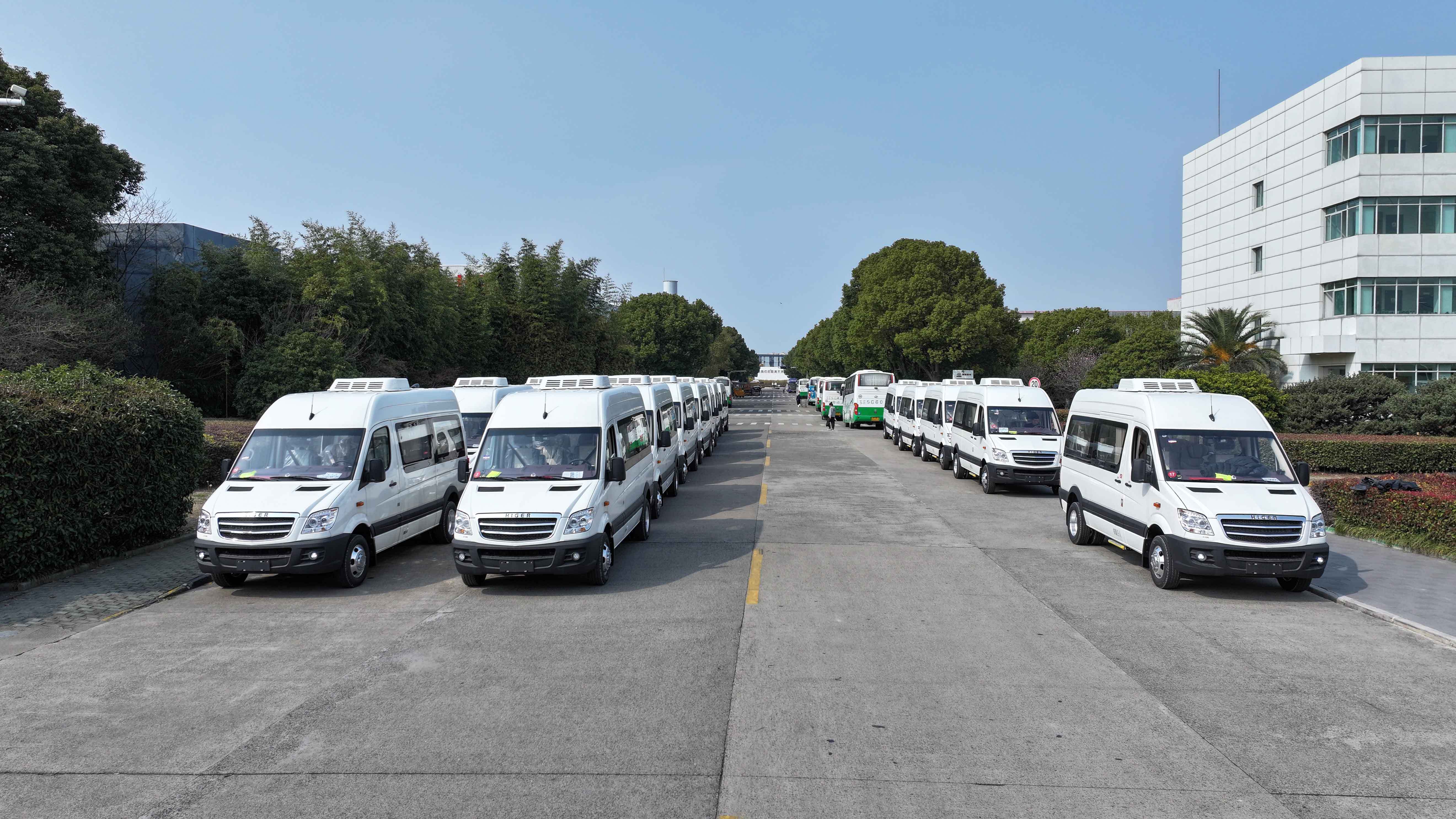 从“冷资源”到“热经济”,苏州金龙与海格旅汽共绘东北旅运画卷插图2 图片3.jpg