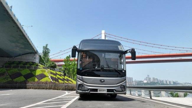 客旅新生态，共启新V来：苏州金龙精品战略重塑重庆出行新格局