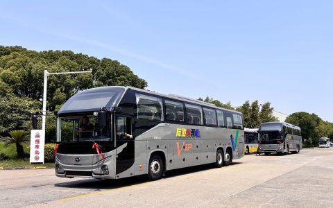年跑50万公里无休稳运！苏州金龙新V系实力征服湘鄂粤旅运线路